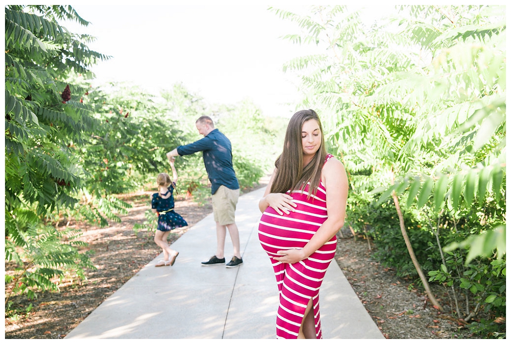 Louisville Maternity Shoot - Love The Renauds Photography